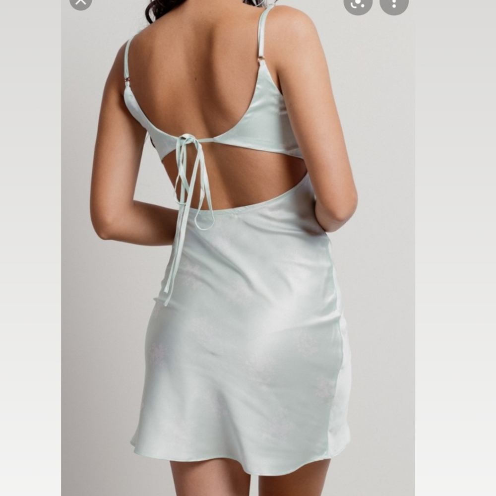 Dress - Picture 2 of 5